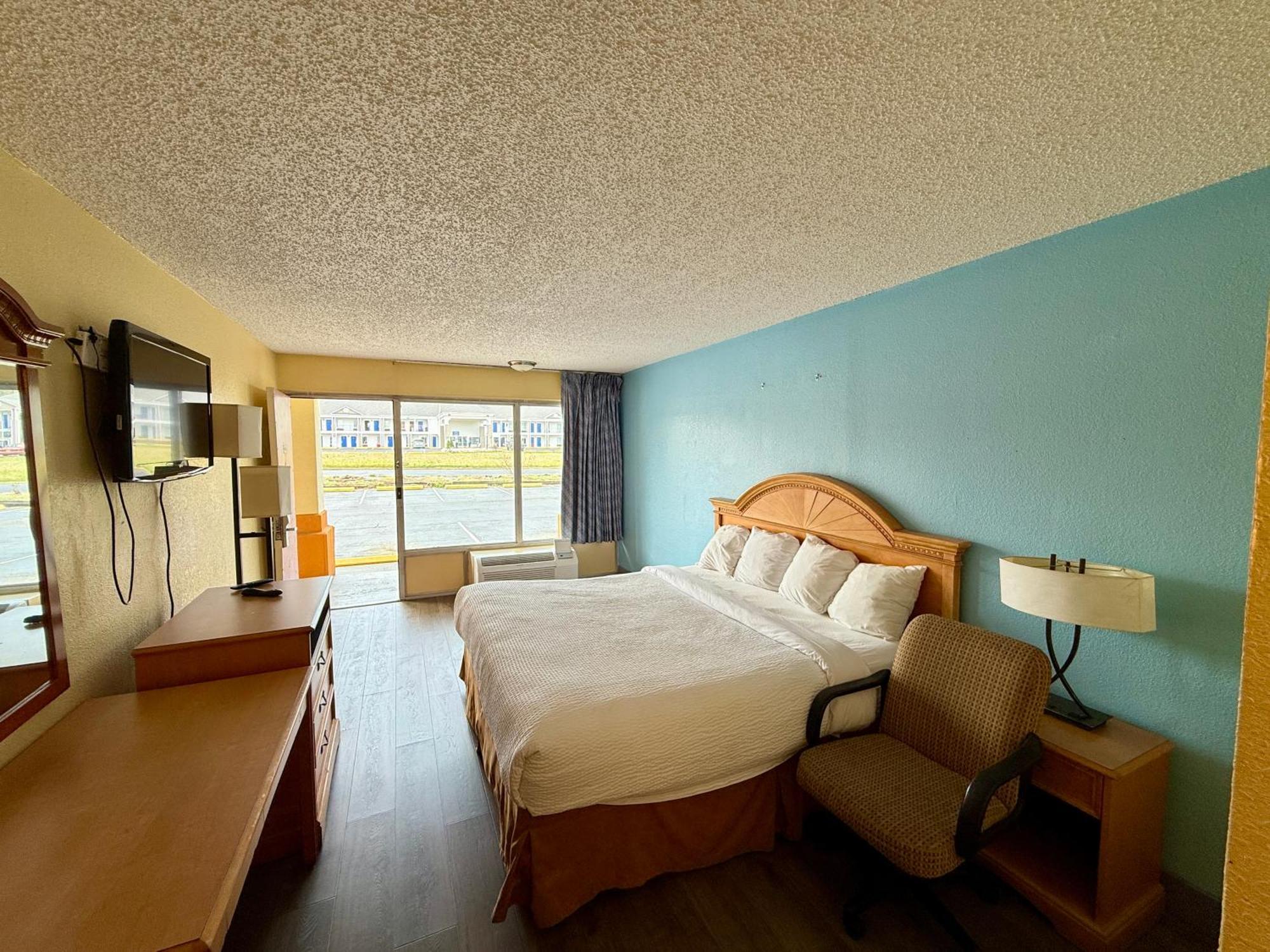 Days Inn By Wyndham Ruther Glen Kings Dominion Area Exterior photo