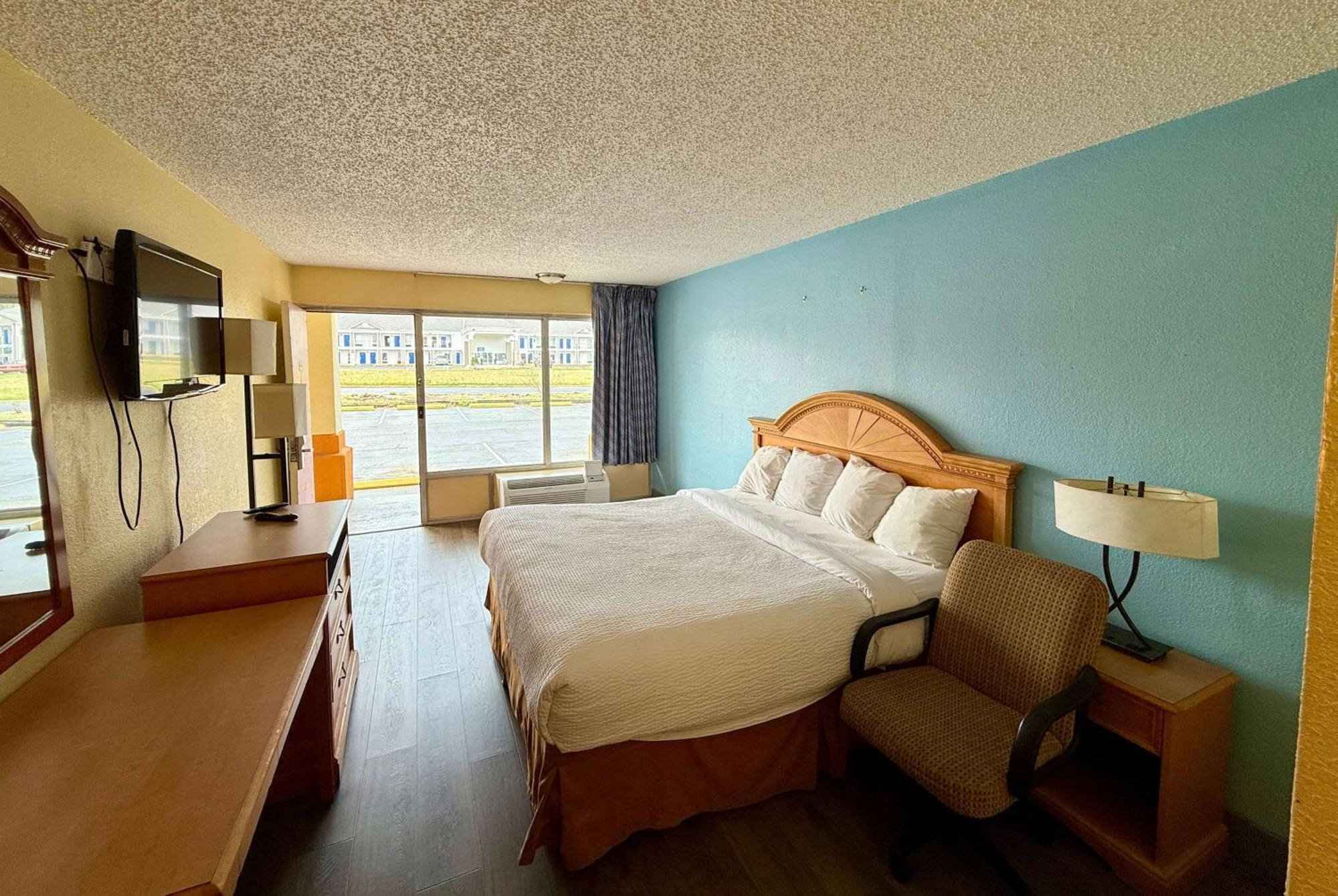 Days Inn By Wyndham Ruther Glen Kings Dominion Area Exterior photo