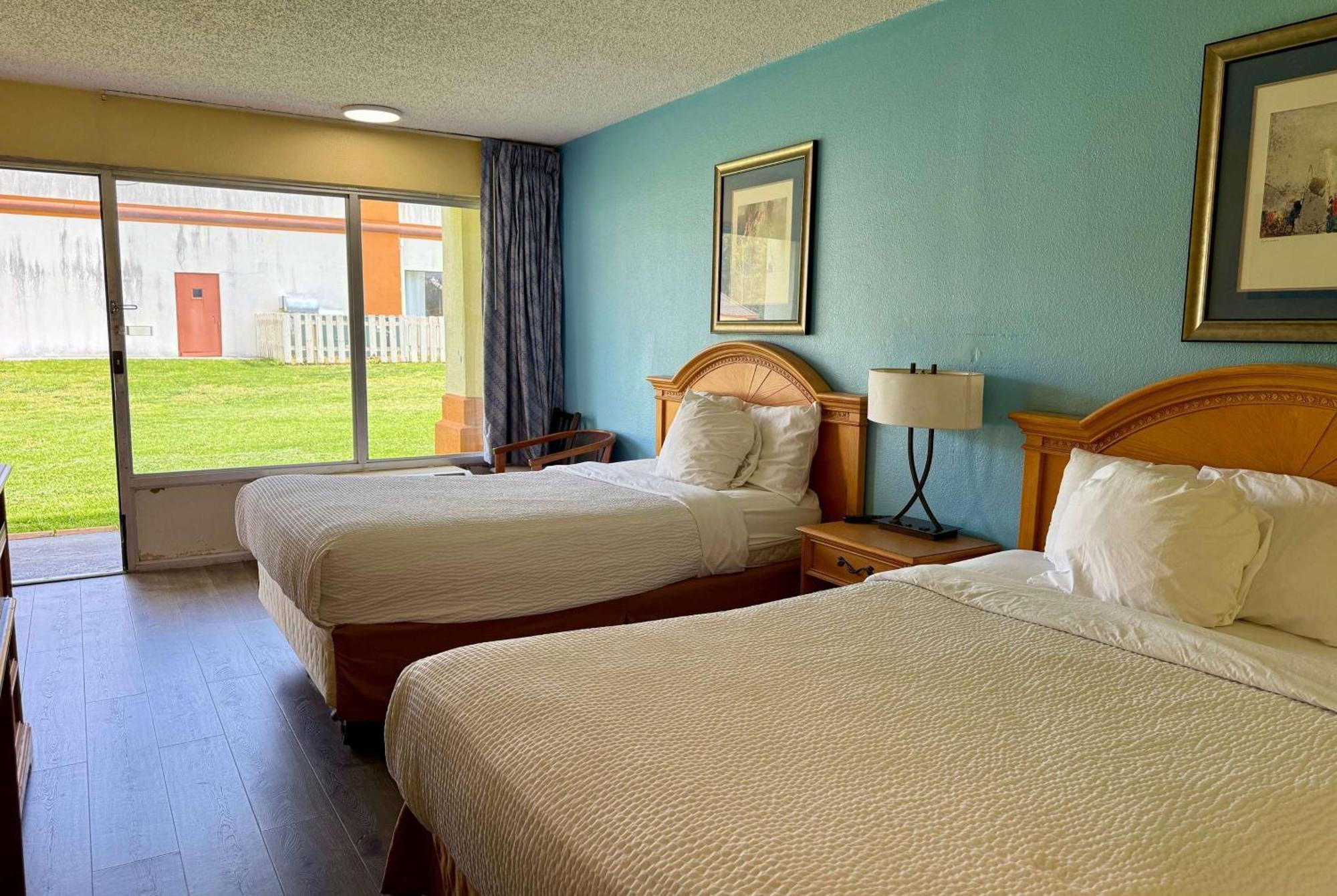 Days Inn By Wyndham Ruther Glen Kings Dominion Area Exterior photo