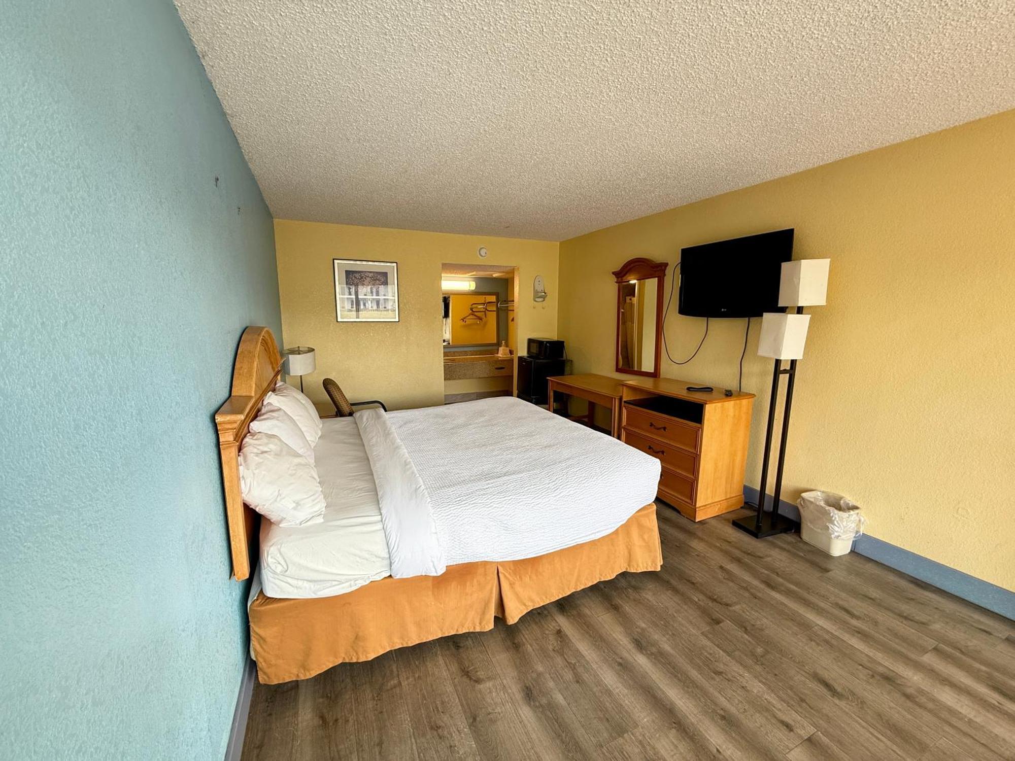 Days Inn By Wyndham Ruther Glen Kings Dominion Area Exterior photo